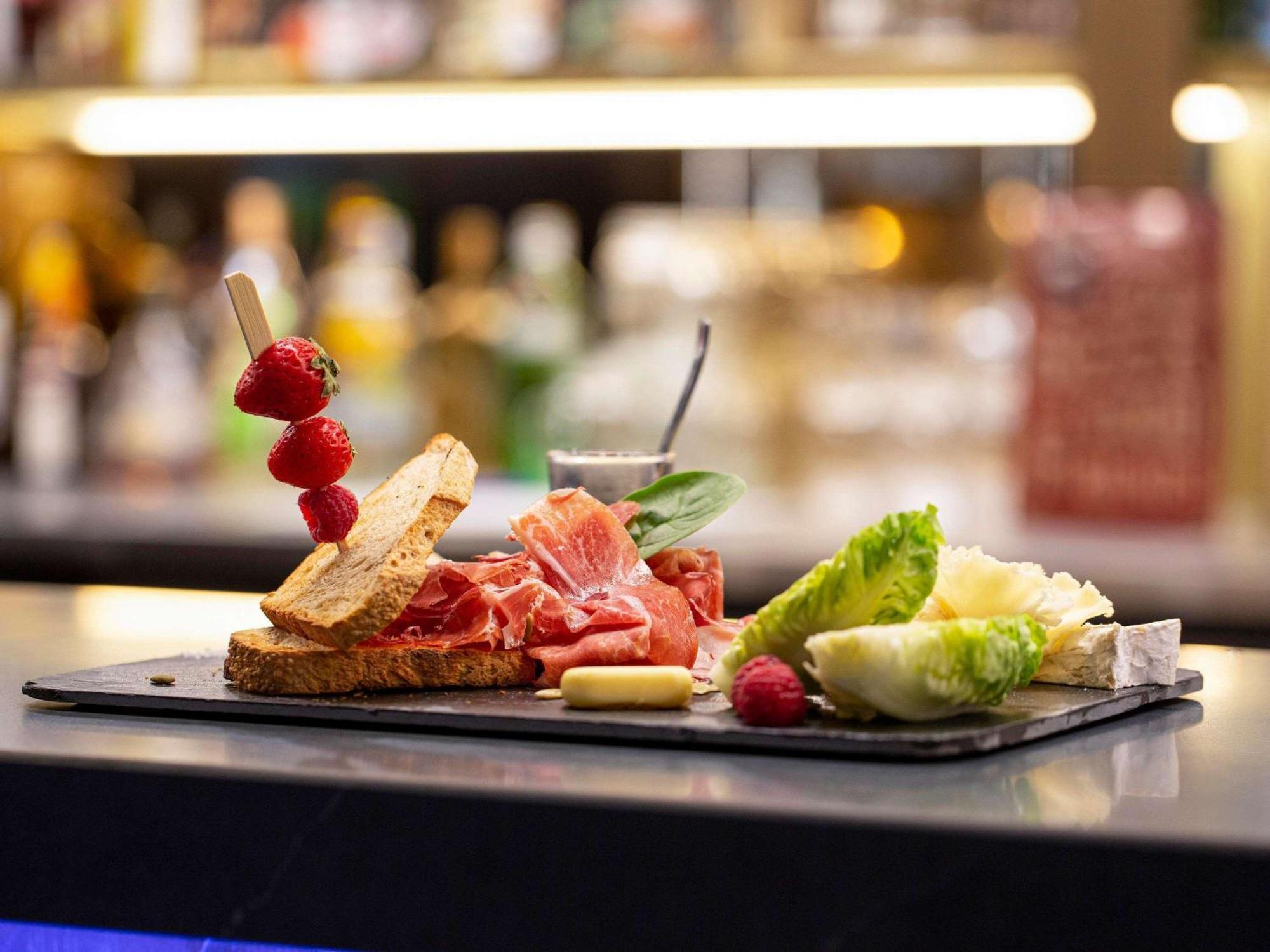 Mercure Bordeaux Centre Ville Esterno foto